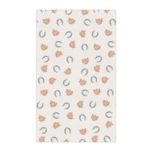 Fall leaves and horseshoes Autumn-Inspired Tea Towels, Cozy Kitchen Decor, Farmhouse Style, Gift for Homeowners, Ideal for Fall Cooking